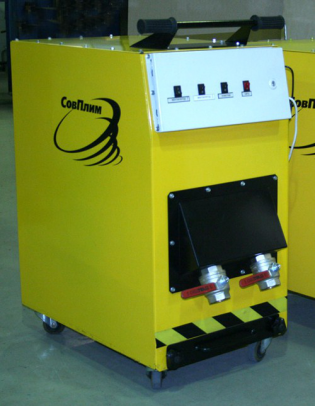 Очистка гофрированного фильтра производится импульсом сжатого воздуха, подаваемого через входной патрубок, ресивер и электропневмоклапа