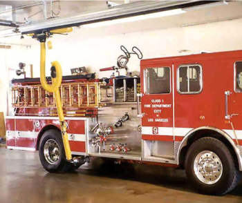 Гараж пожарной станции оборудован пряморельсовыми системами удаления выхлопных газов «STR-18». Вытяжной шланг «EH-100-6» с газоприемной насадк